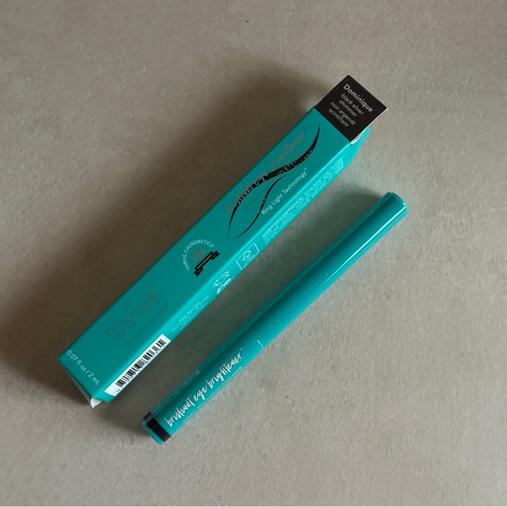 Thrive Causemetics Brilliant Eye Brightener Dominique – Shimmer Shadow Stick